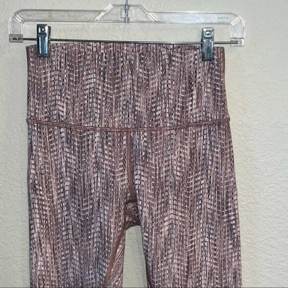 Lululemon Wunder Under High-Rise 7/8 Tight *Full-On Luon 25" Size 6 - Picture 2 of 7